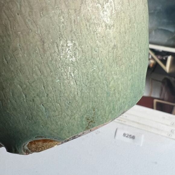 Studio Art Pottery Vase 7" Green Pink Ombre Handmade & Signed - Picture 15 of 16